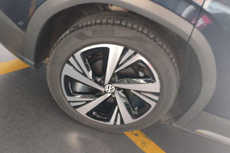 Used Volkswagen ID.6 CROZZ 2022 Long-Range PRO Edition
