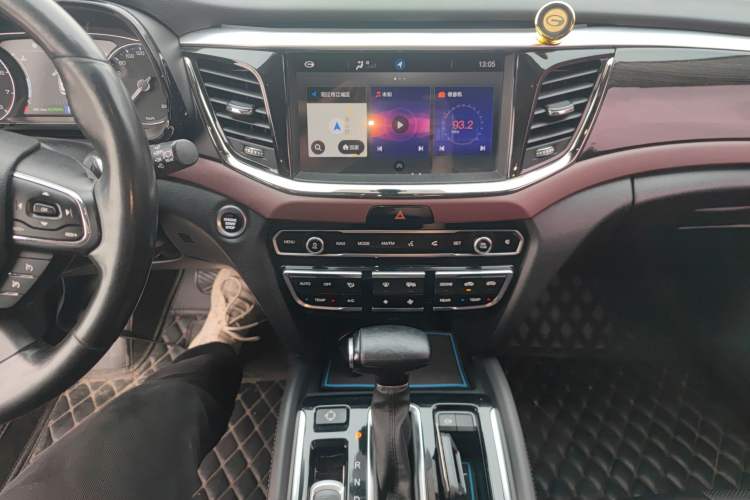 Used GAC Trumpchi GS8 2017 320T Two-Wheel Drive Luxury Smart Connectivity Version (7 Seats)
