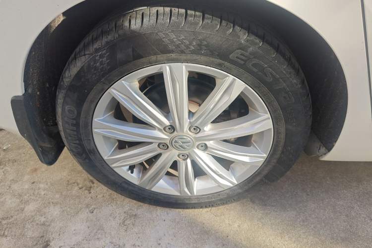 Used Volkswagen Touran 2018 Volkswagen Touran L 280TSI DSG Comfort Edition 7-seater
