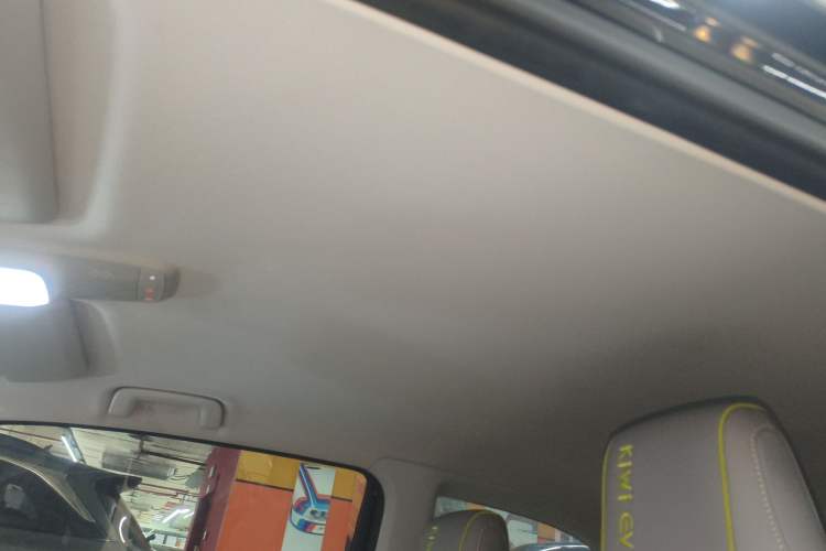 Used Baojun KiWi EV 2021 Artist Model Lithium Iron Phosphate