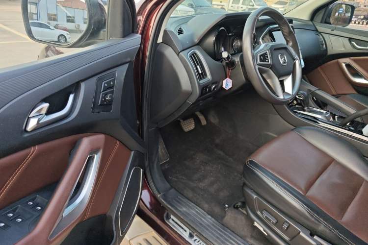 Used JMC Yusheng S350 2016 2.0T Automatic All-Wheel Drive Gasoline Ultra-Luxury 5-Seater
