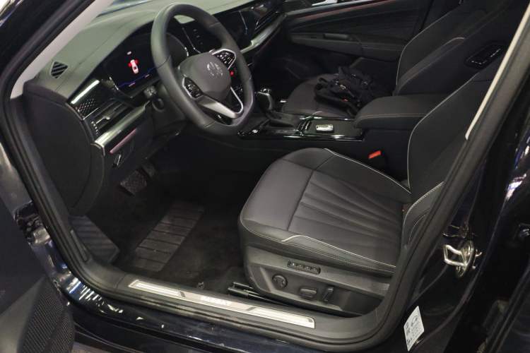 Used Volkswagen Passat 2024 380TSI Starry Dragon Edition
