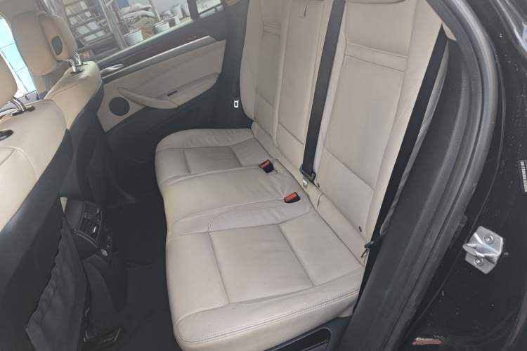 Used BMW X6 2014 xDrive35i five-seater
