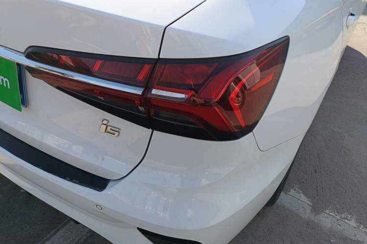 Used Roewe i5 2021 Revised Version 1.5L CVT Diamond Edition
