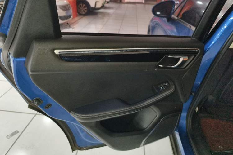 Used Zotye SR9 2017 2.0T Automatic Ultimate Dream Edition
