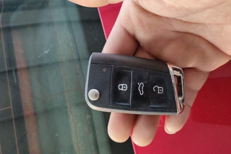 Used Volkswagen Tiguan L 2019 330TSI Automatic Two-Wheel Drive Smart Luxury Version China V Emission Standard
