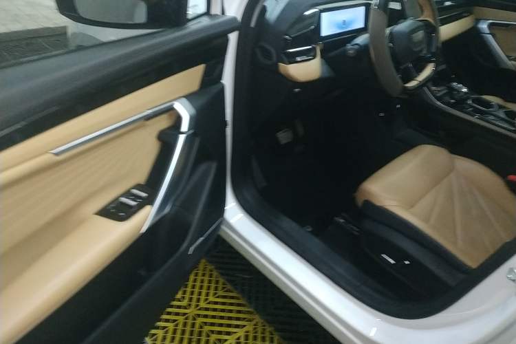 Used Geely Auto FX11 2023 1.5TD DCT Prestige Edition
