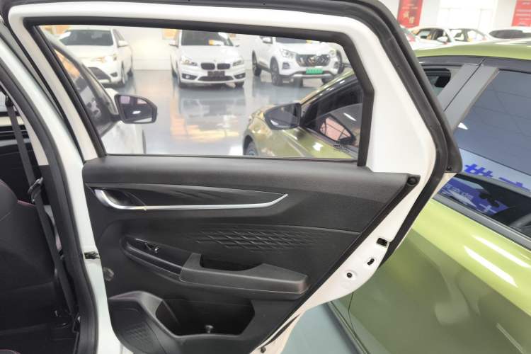 Used Geely Auto Vision X3 2021 PRO 1.5L CVT Deluxe Model
