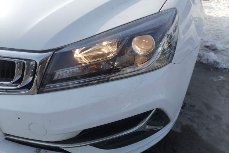 Used Geely Auto Emgrand 2019 Leading Edition 1.5L Manual Luxury Model China VI Standard
