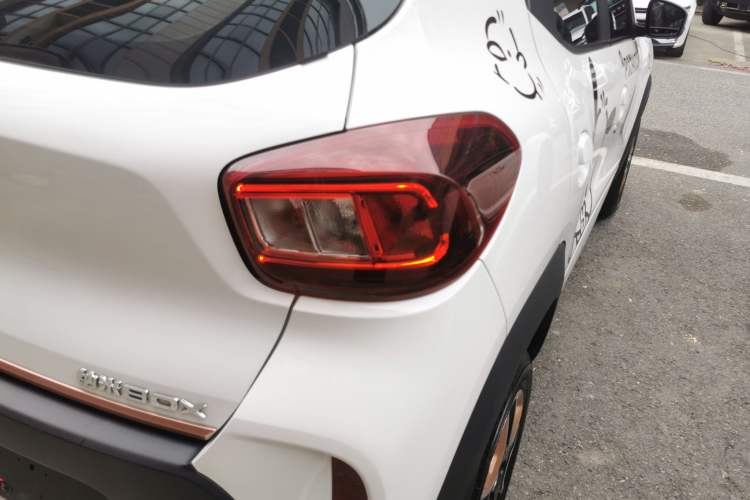 Used Dongfeng NAMMI BOX 2022 Champion Edition Light Wind Version 201KM Standard Model
