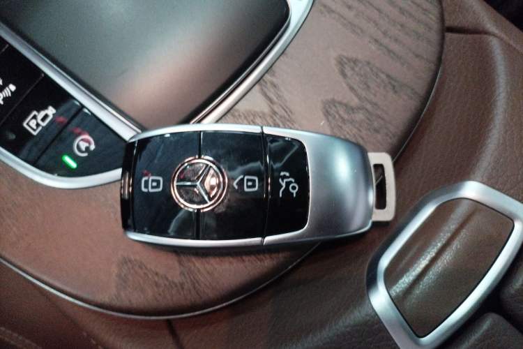 Used Mercedes-Benz E-Class 2021 E 300 L Stylish Model
