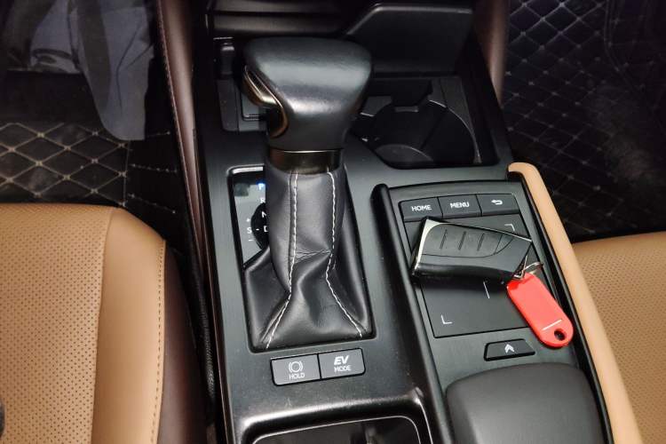 Used Lexus ES 2020 300h Deluxe Edition