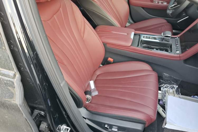 Used Hongqi H5 2025 2.0T Automatic Xuan Ying Edition