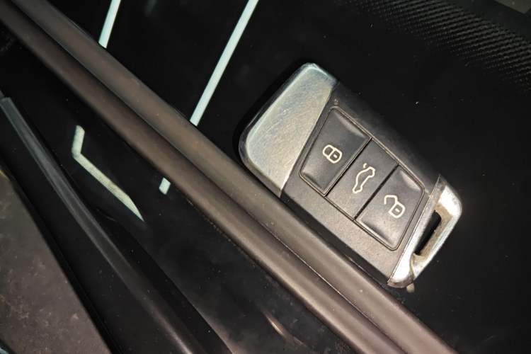 Used Volkswagen Magotan 2019 330TSI DSG Leading Edition China V Standard
