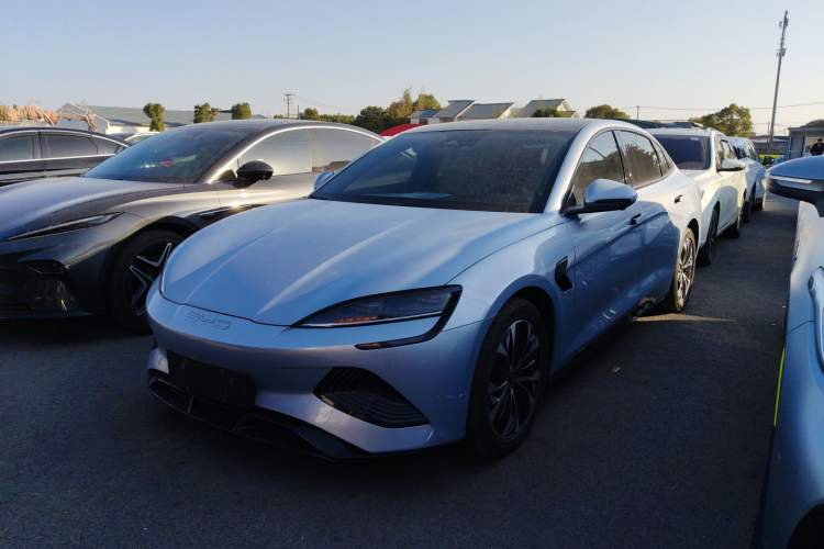 Used BYD Seal 2022 550 km Standard Range Rear-Wheel Drive Prestige Version
