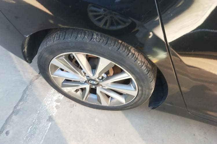 Used Hyundai Elantra 2015 1.6L Automatic Leading Model
