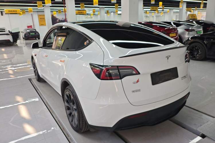 Used Tesla Model Y 2021 Long-Range All-Wheel-Drive Version 3D7