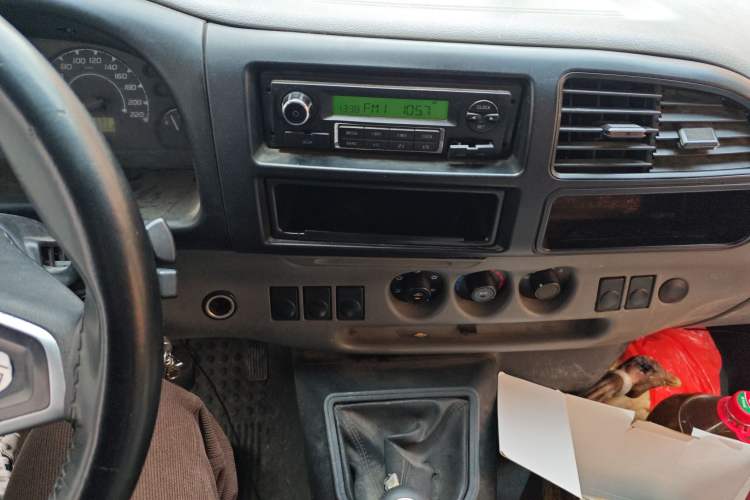 Used JMC Transit 2017 2.8T Commercial Version Short Wheelbase Mid-Roof 6/7/8-Seater JX493