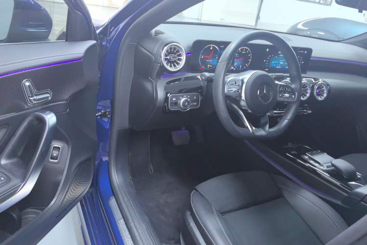 Used Mercedes-Benz A-Class 2022 Revised Version A 200 L Sport Sedan Fashionable Style