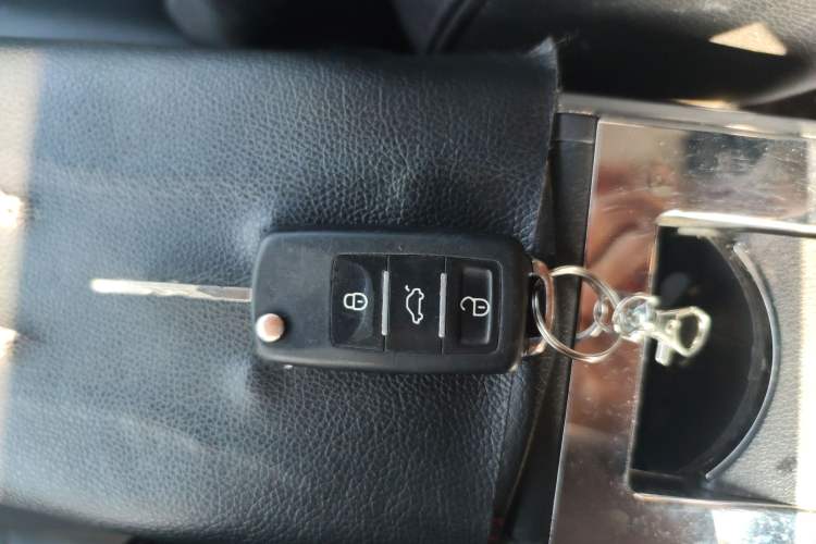 Used Volkswagen Santana 2016 1.6L Manual Fashion Edition
