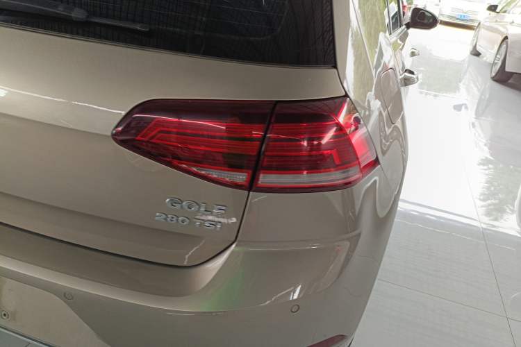 Used Volkswagen Golf 2018 230TSI Automatic Comfort Model
