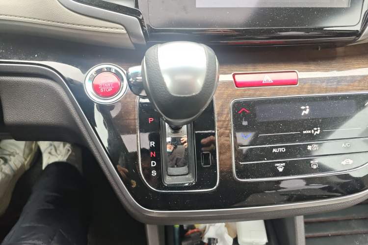 Used Honda Odyssey 2015 2.4L Luxury Edition