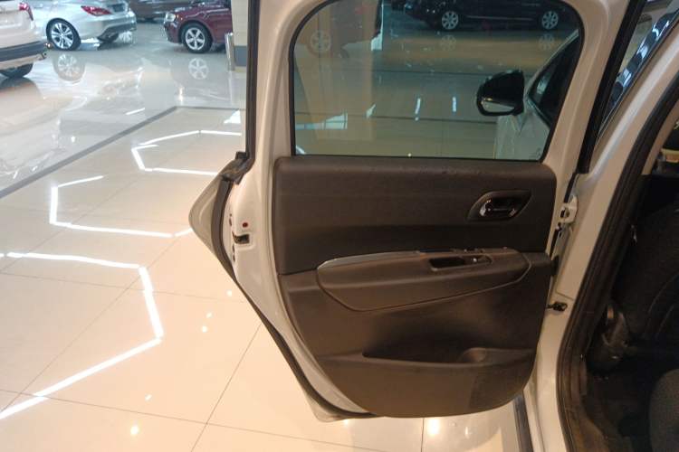 Used Peugeot 3008 2013 2.0L Automatic Classic Edition
