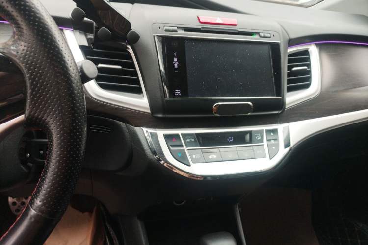 Used Honda Jade 2013 1.8L automatic Comfort version 5 seats