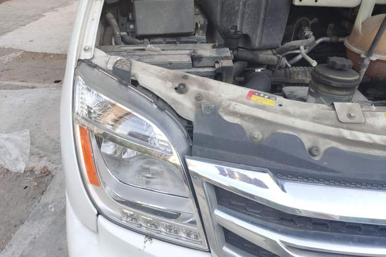 Used SAIC MAXUS Xintu V80 2021 2.0T PLUS AMT City Edition Short Wheelbase Ultra-Low Roof 5/6-Seater
