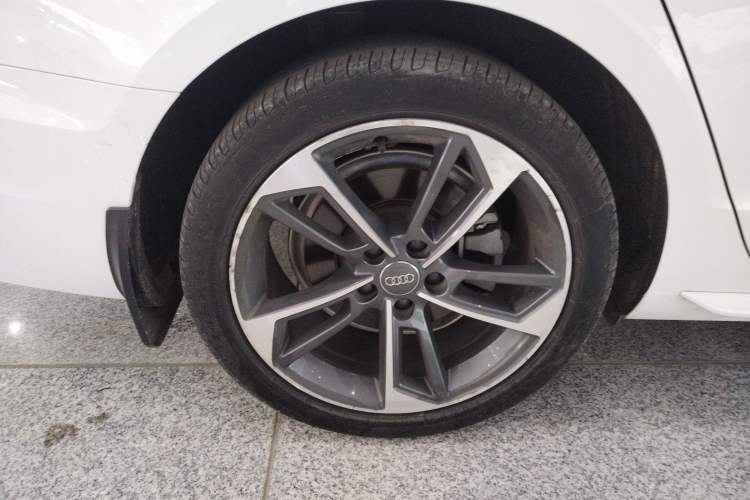 Used Audi A4L 2020 40 TFSI Fashionable and Elegant Model