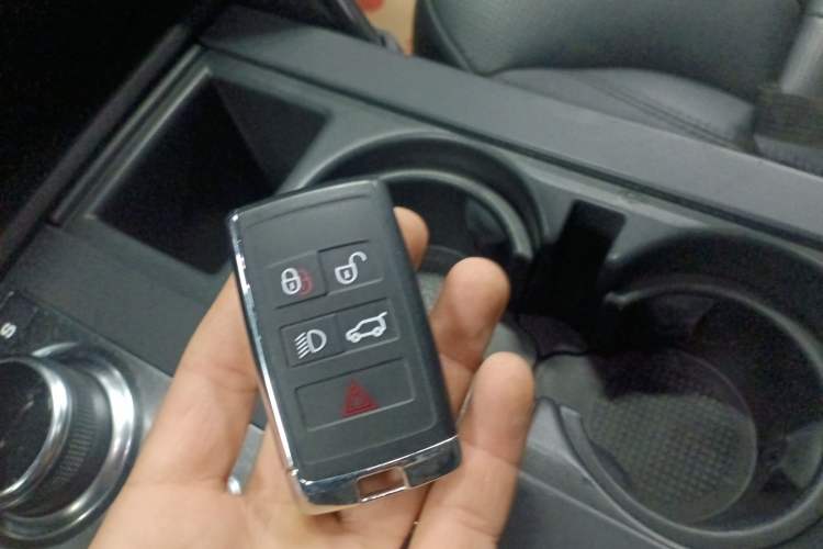 Used Land Rover Discovery 2020 2.0T SE