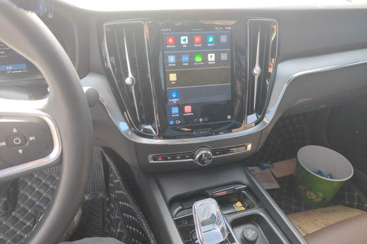 Used Volvo S60 2024 B4 Zhiyi Luxury Edition
