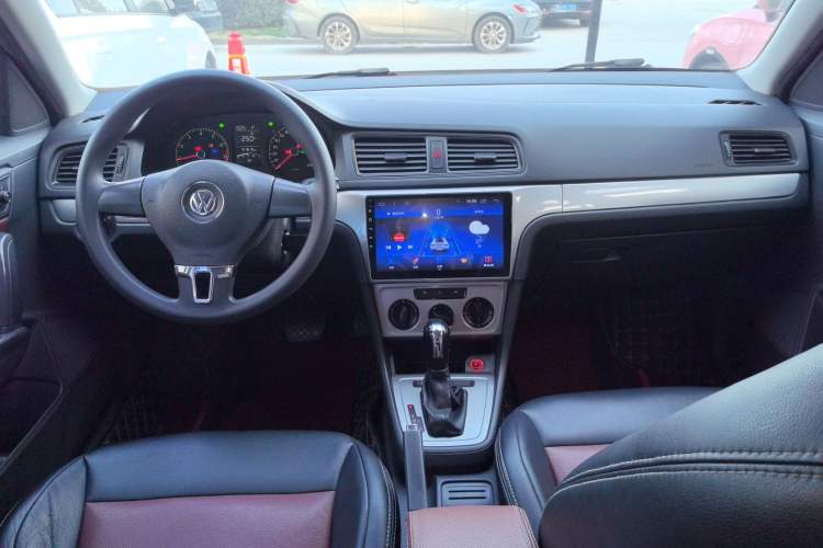 Used Volkswagen Gran Lavida 2013 1.6L Automatic Fashion Model
