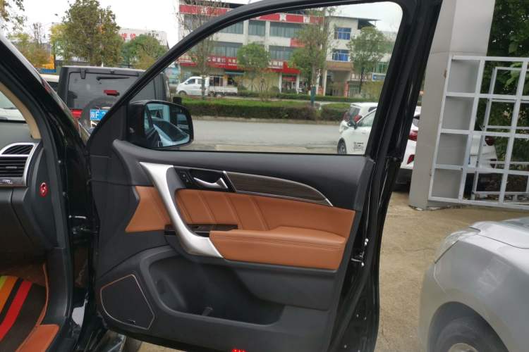 Used Haval H9 2015 2.0T Four-Wheel Drive Luxury 7-Seater
