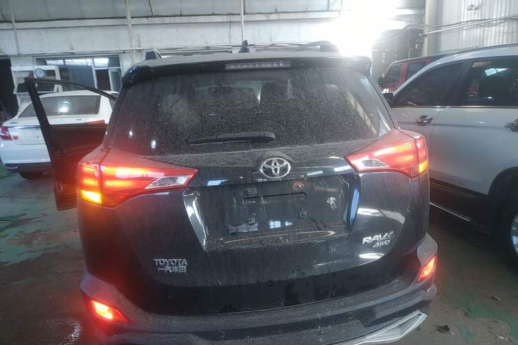 Used Toyota RAV4 2015 2.5L Automatic 4x4 Elite Edition
