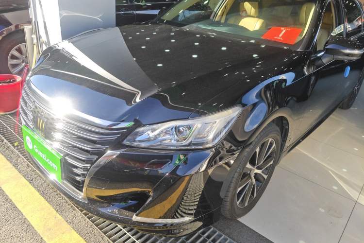 Used Toyota Crown 2018 2.0T Fashion Edition
