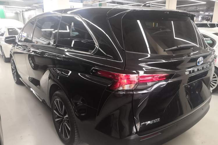 Used Toyota Sienna 2021 2.5L Hybrid Comfort Edition