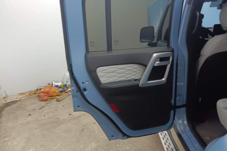 Used Beijing Auto BJ40 2023 2.0D Automatic Four-Wheel Drive Blade Hero Edition Adventurer Type
