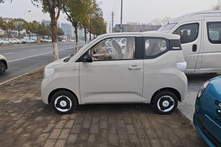 Used Wuling Hongguang MINIEV 2024 3rd Generation 215km Youth Edition
