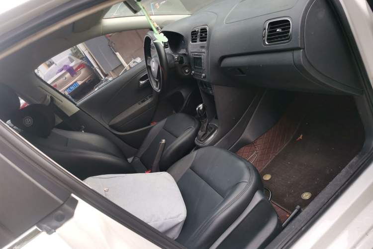 Used Volkswagen Polo 2014 1.6L Automatic Comfort Edition