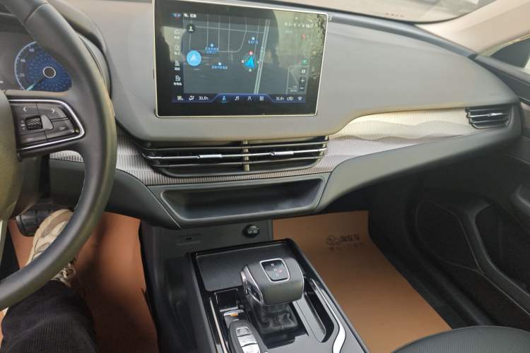 Used Hongqi E-QM5 2022 431 km Charge & Enjoy Edition
