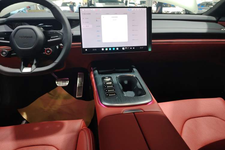 Used  SU7 2024 Four-Wheel Drive Ultra-Long Range Advanced Intelligent Driving Max Edition
