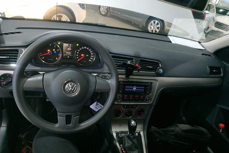 Used Volkswagen Lavida 2013 Restyled Classic 1.6L Automatic Comfort Edition
