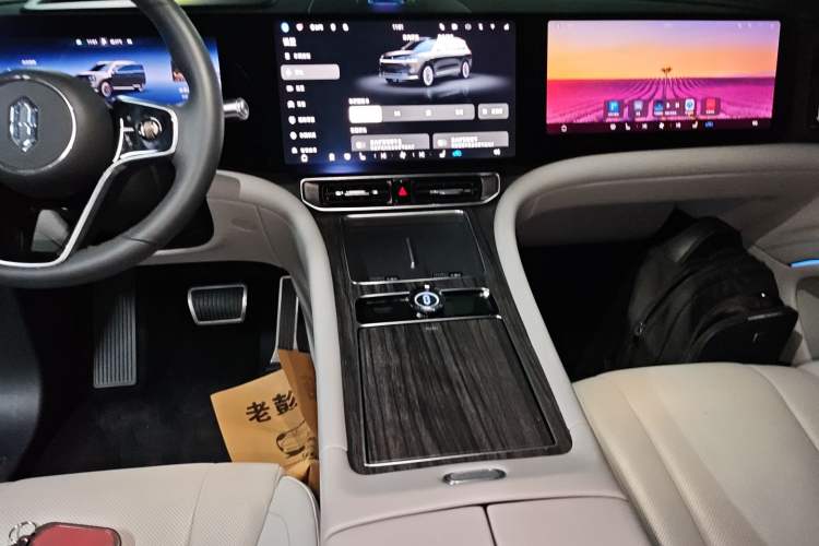 Used Hima AITO M9 2024 Range-Extended Ultra Version 42 kWh 6-Seater Model
