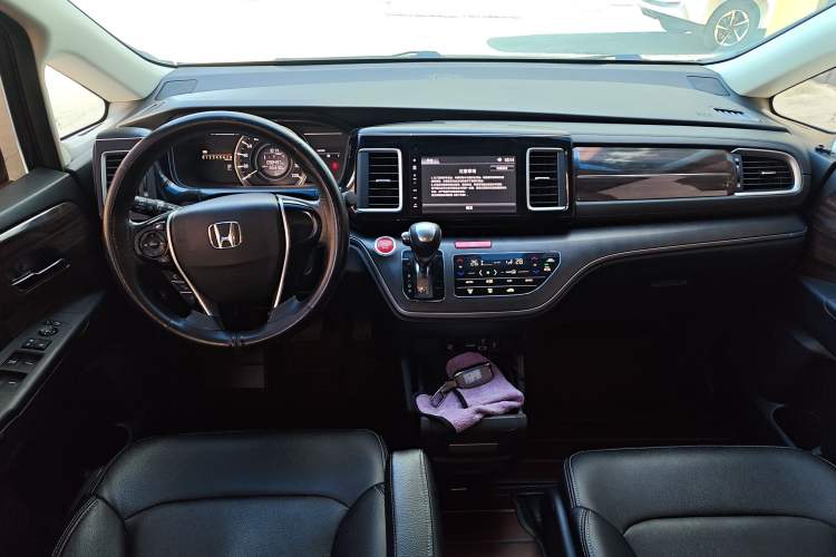 Used Honda Elysion 2016 2.4L Classic Edition

