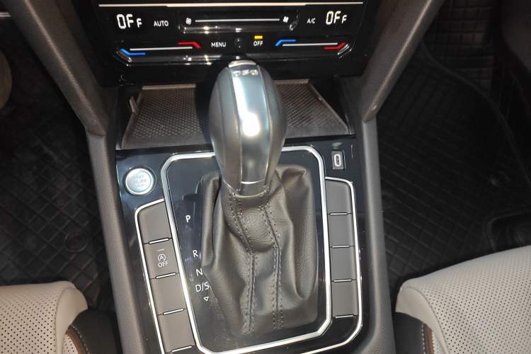 Used Volkswagen Magotan 2023 2 Million Units Commemorative Edition 330TSI DSG Luxury Version
