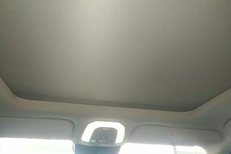 Used Venucia Star 2020 260T Automatic 48V Mild Hybrid Turbocharged Starry Edition
