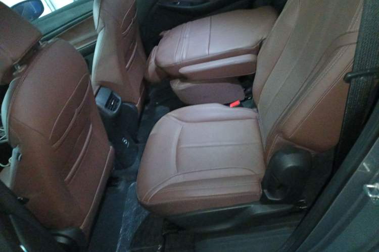 Used Buick GL6 2019 18T 6-Seater Connected Luxury Version China VI Standard
