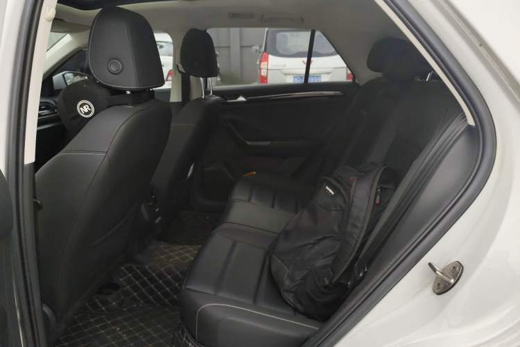 Used Volkswagen T-ROC 2022 280TSI DSG Two-Wheel Drive Comfort PLUS
