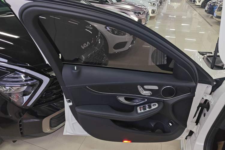 Used Mercedes-Benz C-Class 2017 Facelift C 200 L Sport Edition
